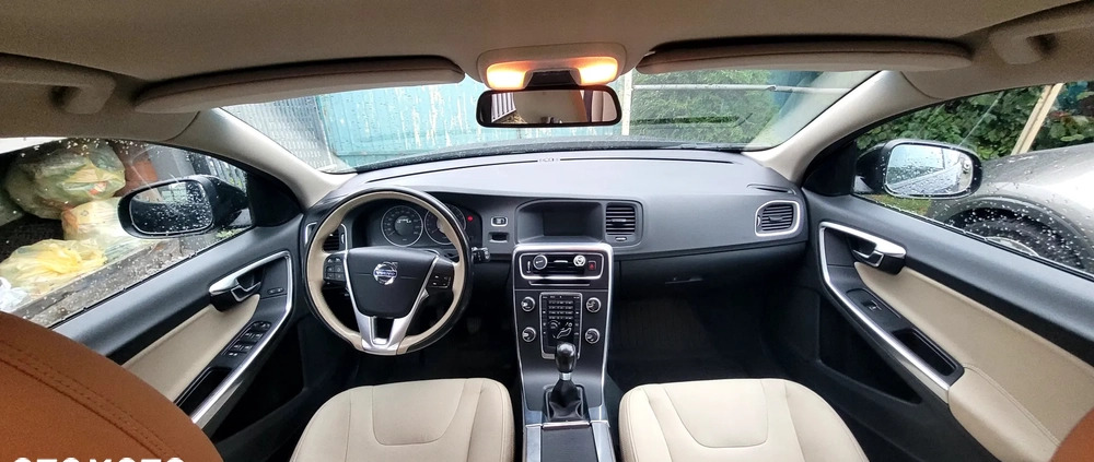 Volvo V60 cena 32900 przebieg: 210000, rok produkcji 2011 z Dolsk małe 56
